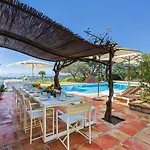 Vila De Standing Avec Piscine Et Climatisation - Fr-1-726-51 *